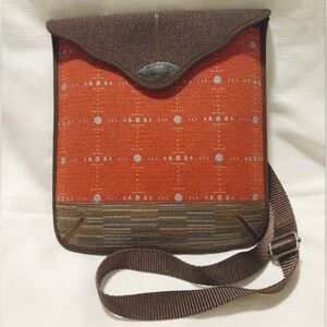 Material Things Multipocket Blue and Orange Unisex Messenger Bag